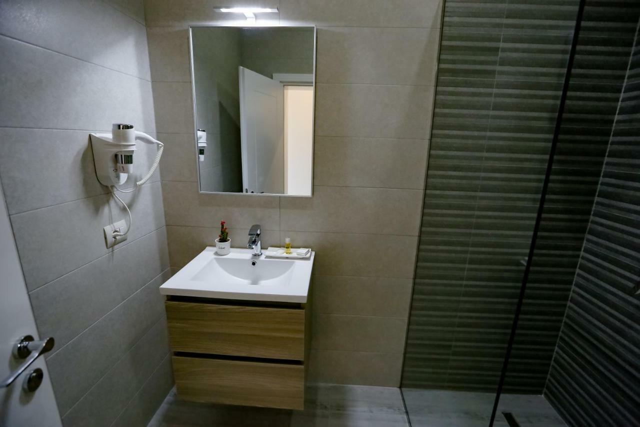 טיראנה Home Hotel מראה חיצוני תמונה